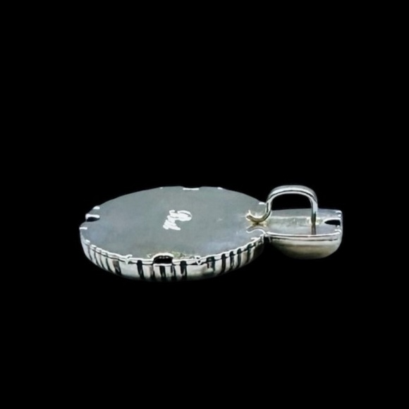 Best Vintage Large Silver with Gold Detail Medallion Signet Pendant - Picture 5 of 6